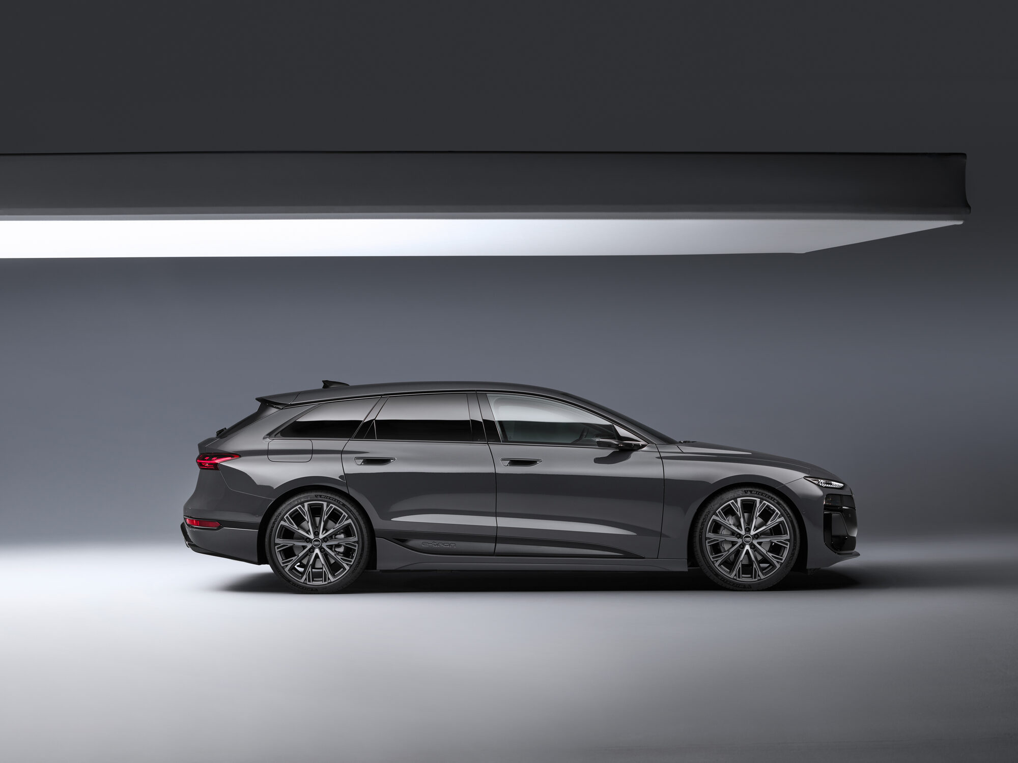 A6 Avant e-tron from the side