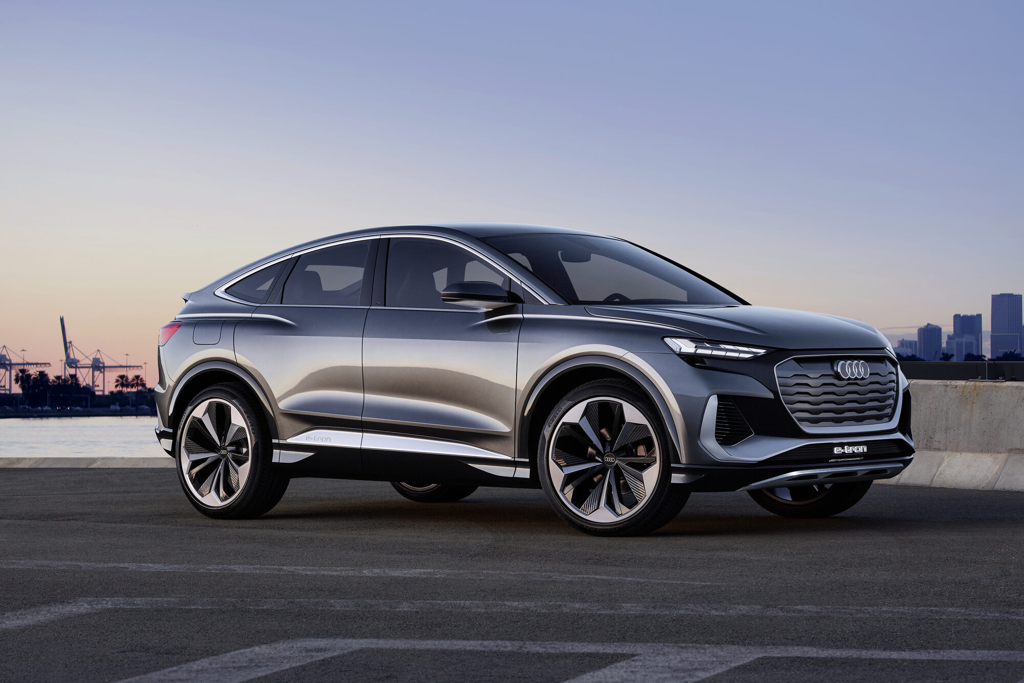 Q4 Sportback e-tron from the side