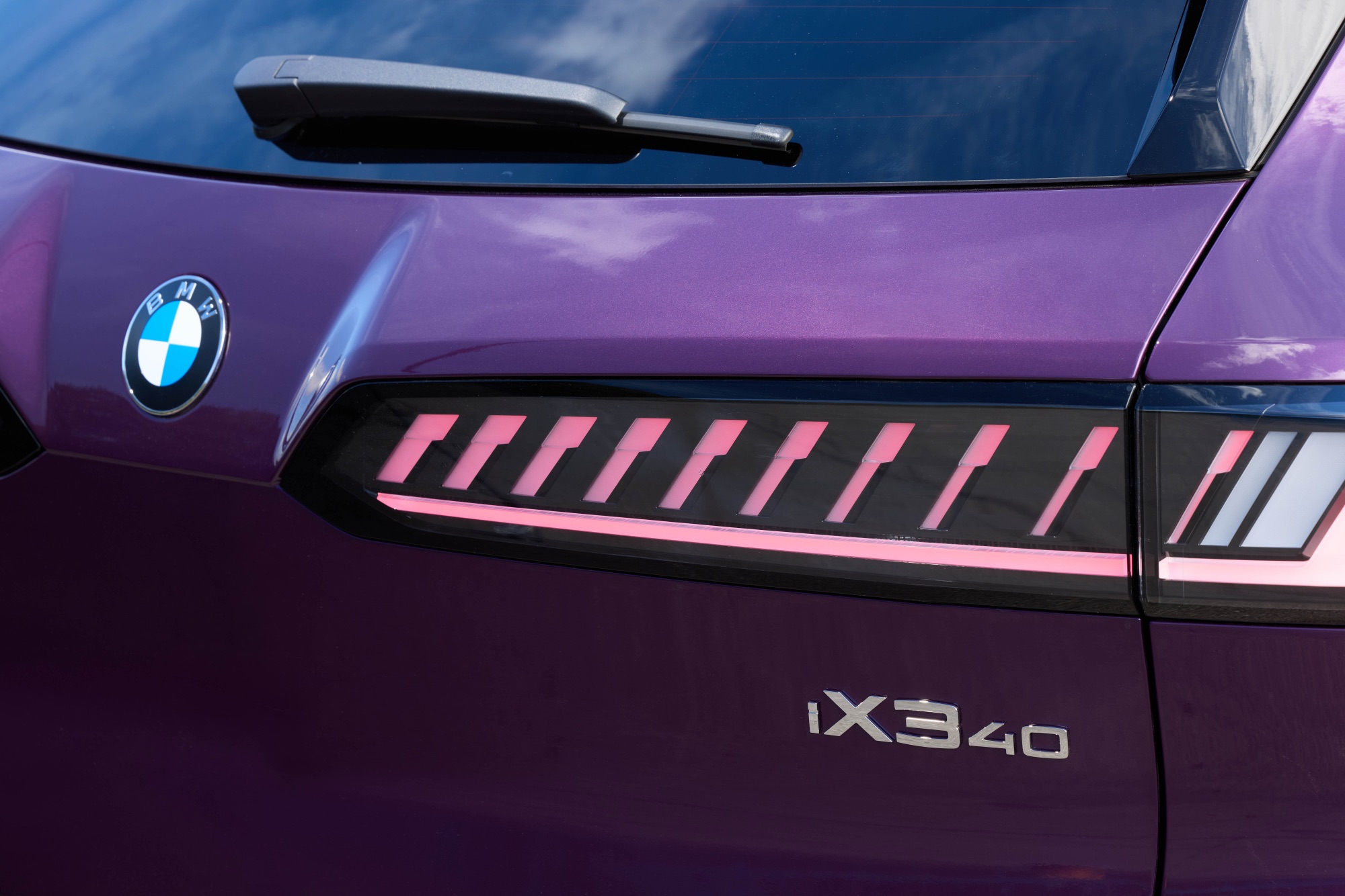 The tail light and iX3 40 badge
