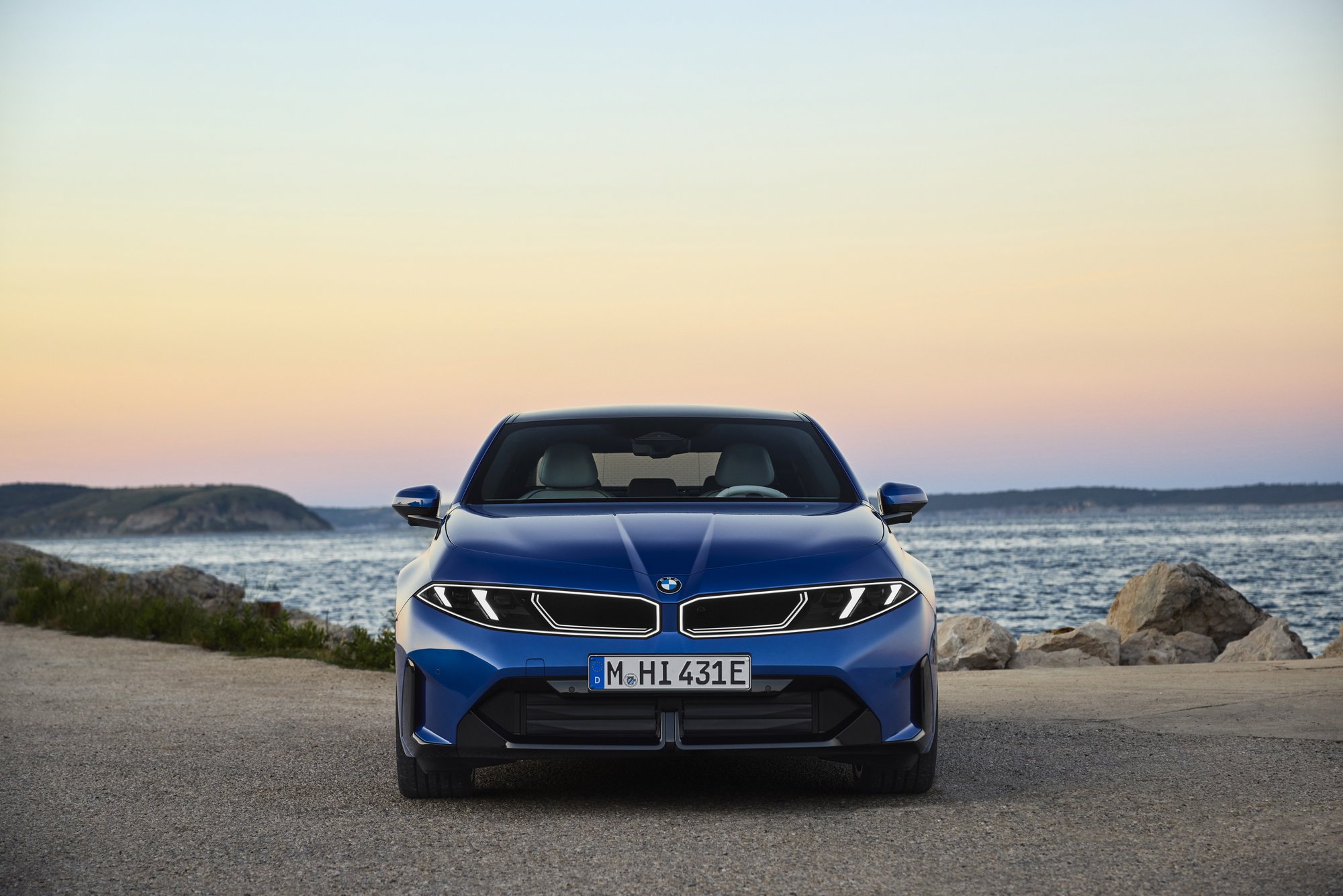 The Neue Klasse face, with the kidneys and headlights in one piece