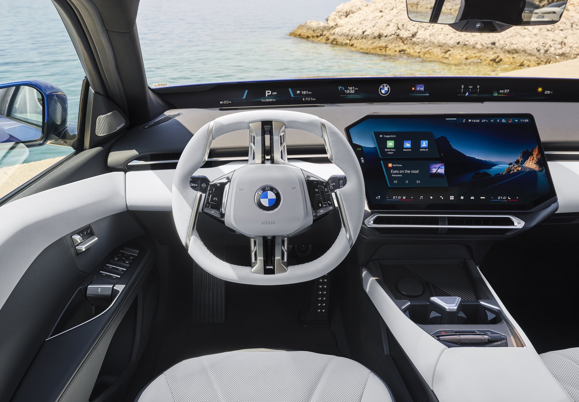 BMW Panoramic Vision and the 17.9-inch central display