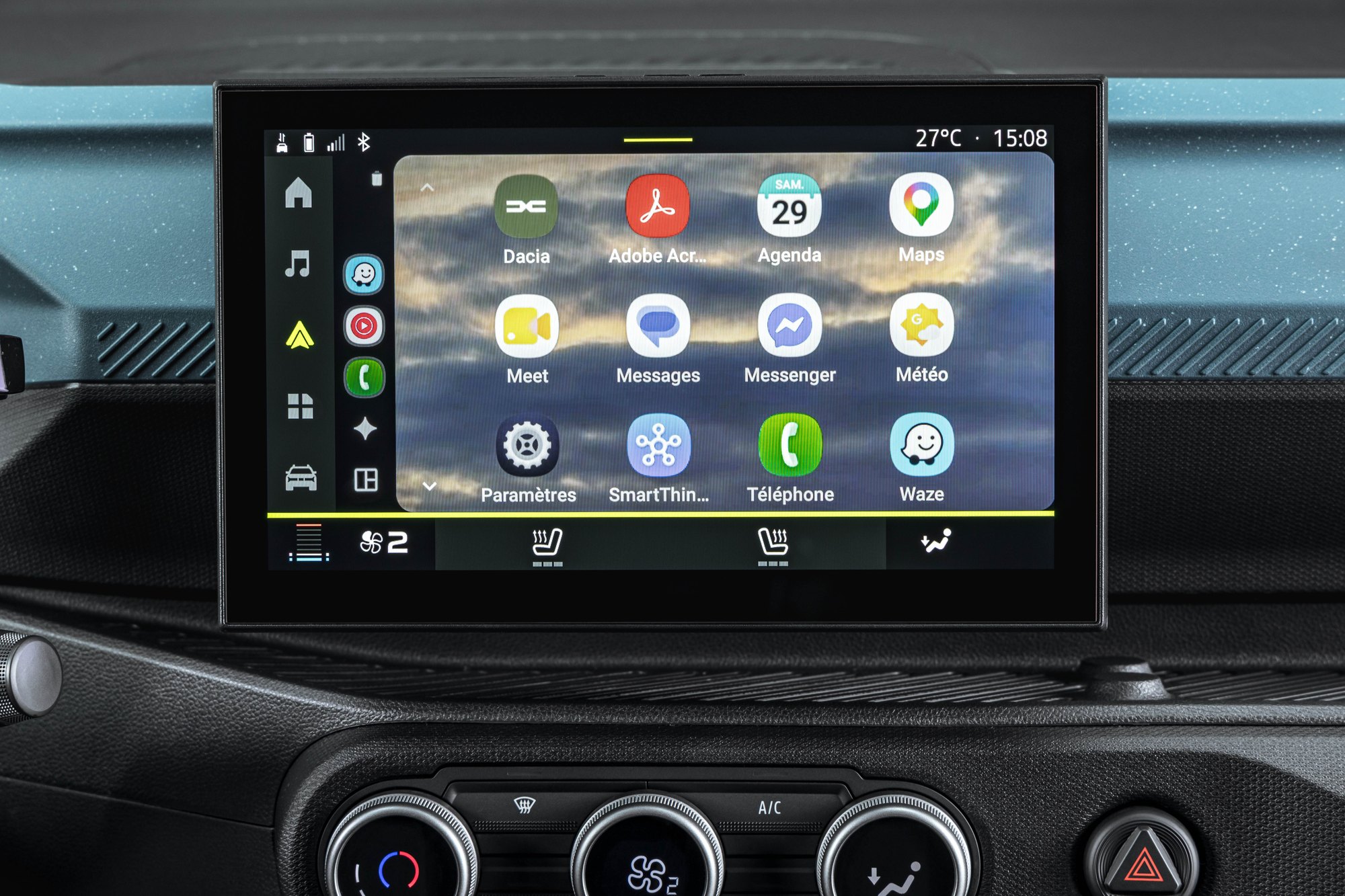 Wireless Apple CarPlay on the Journey's screen