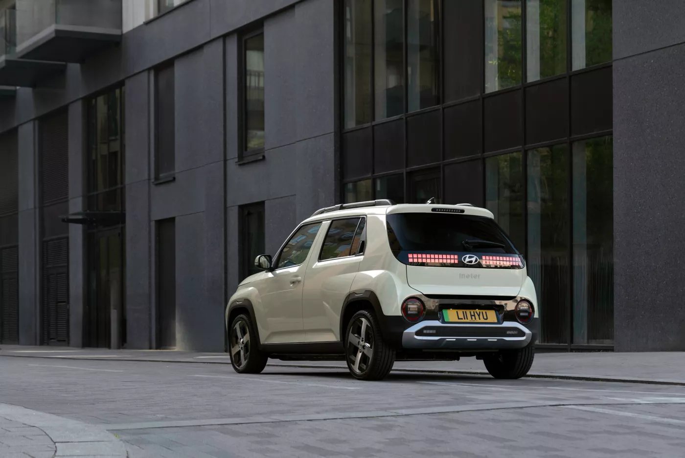 Hyundai INSTER, from behind