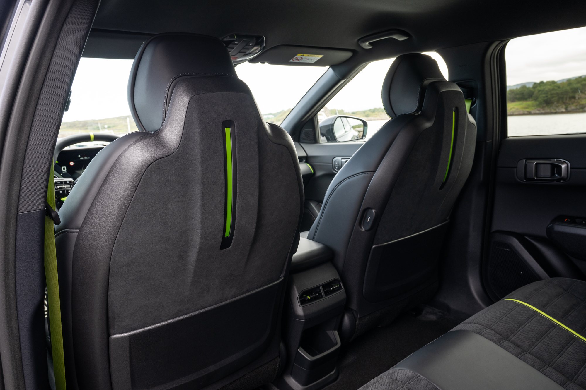 The GT semi-bucket seat, from the back