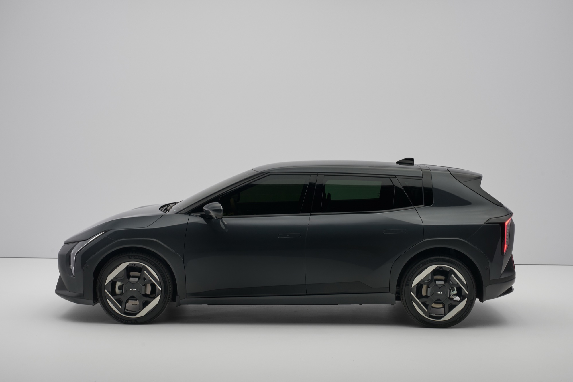 Kia EV4, from the side
