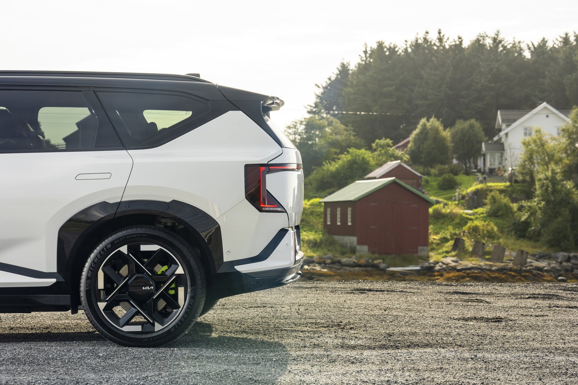 EV5 GT from the side