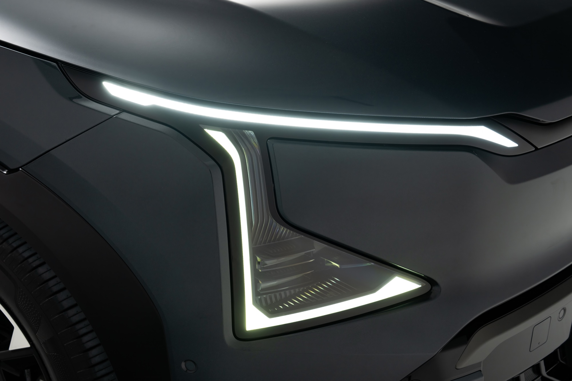 The EV5's headlight