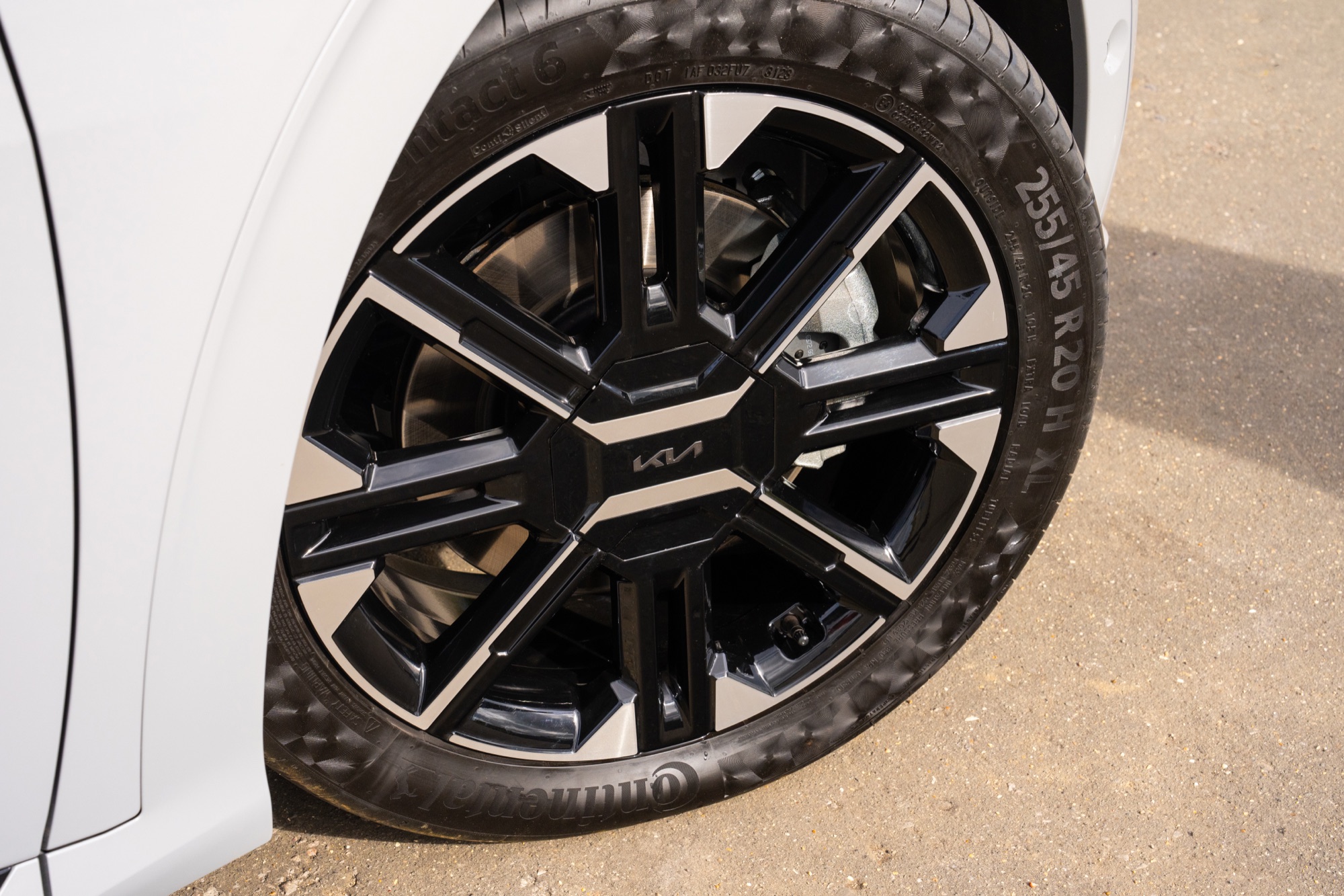 On 255/45 R20 tyres