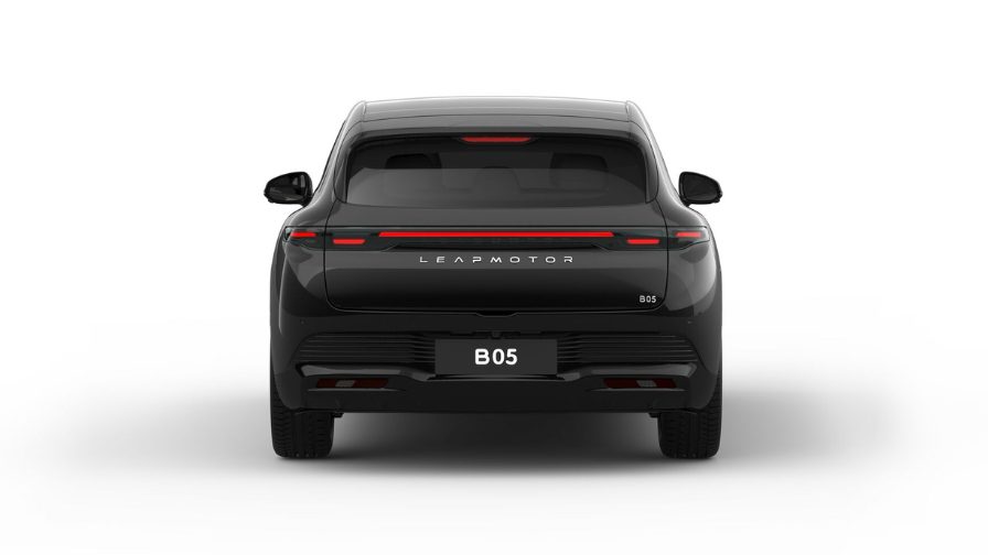 B05 from behind, in Metallic Black