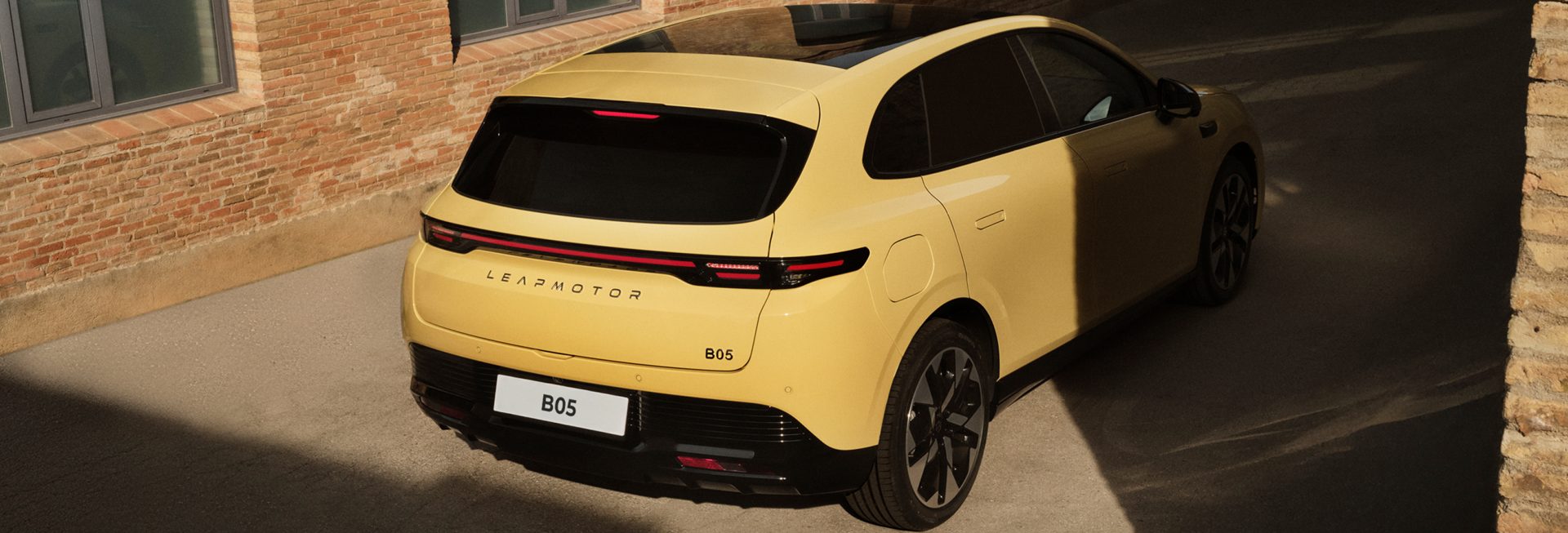 Leapmotor B05, rear three-quarter