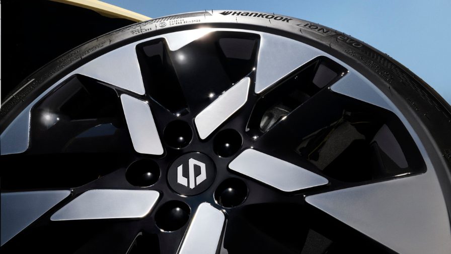 The B05's 19 inch aero wheel