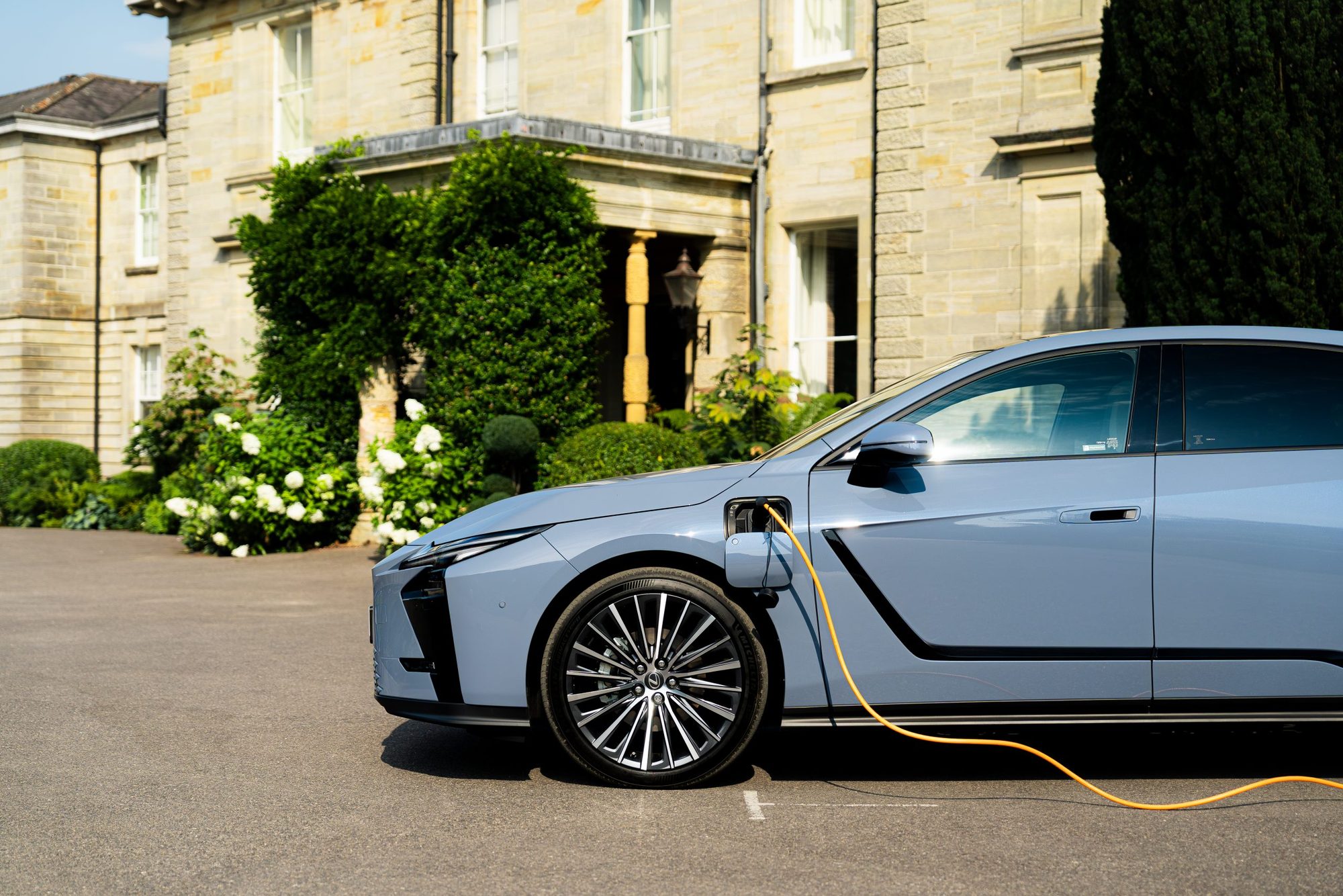 ES 350e on charge