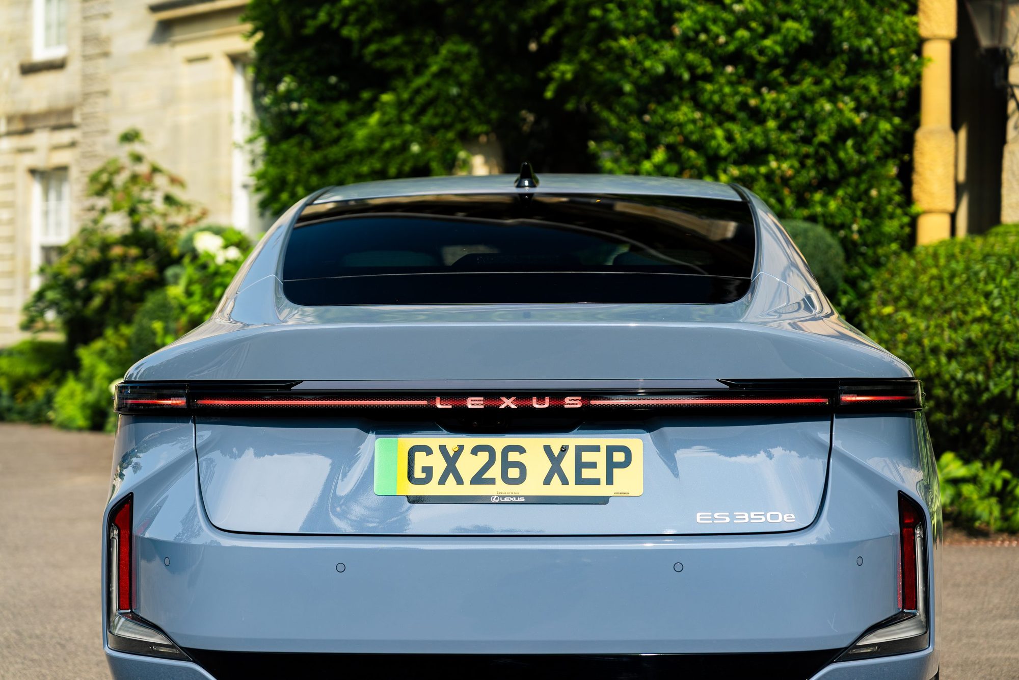 ES 350e, from the rear