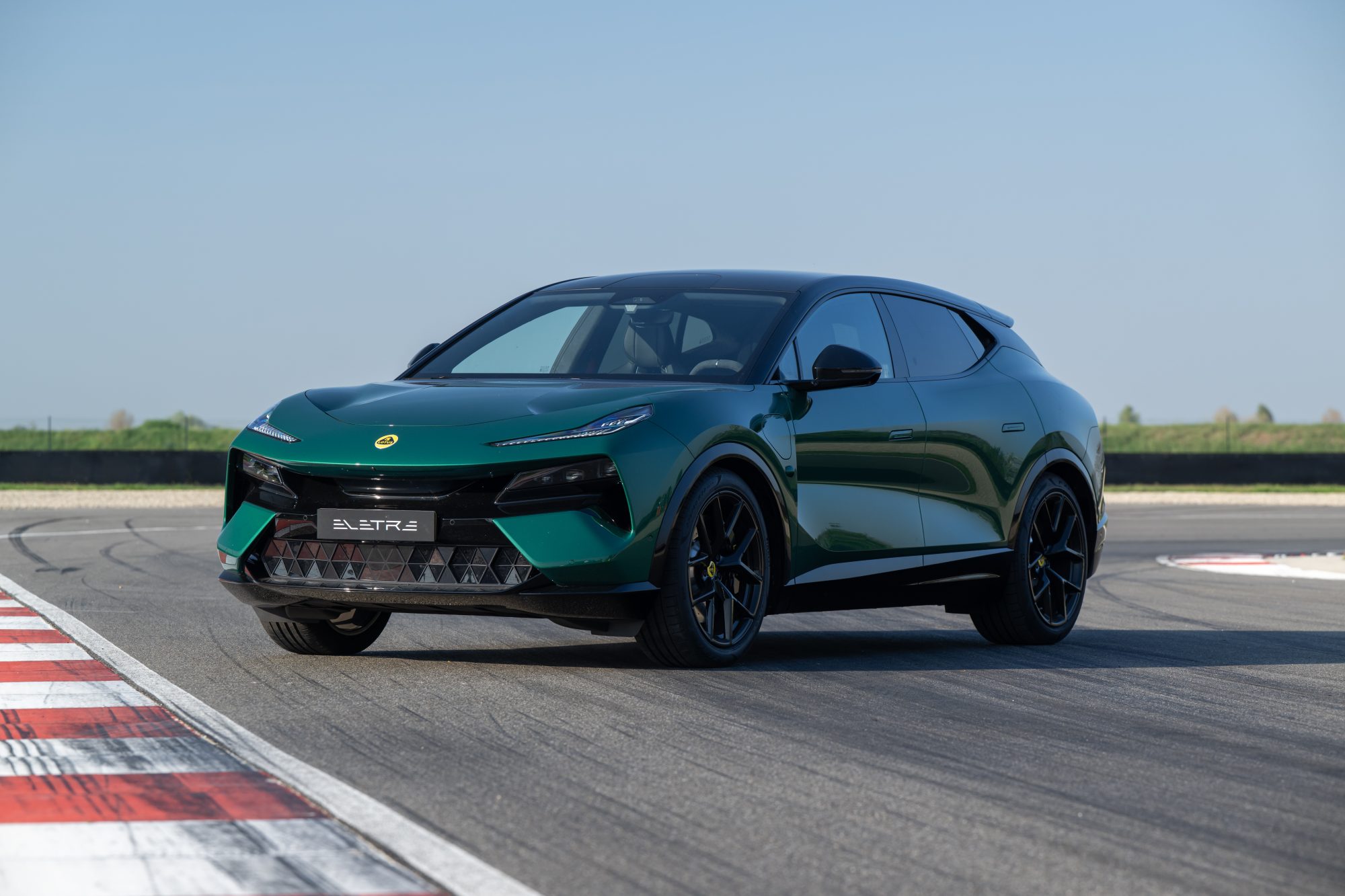 The Lotus Eletre 600 Sport SE