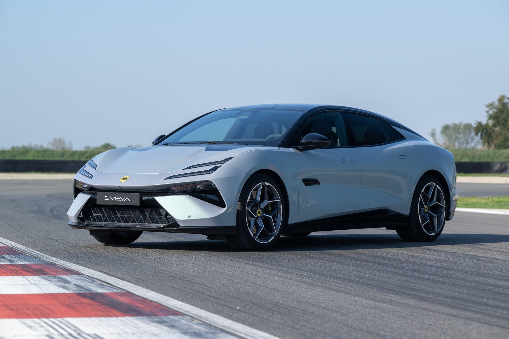 The Lotus Emeya 600 Sport SE
