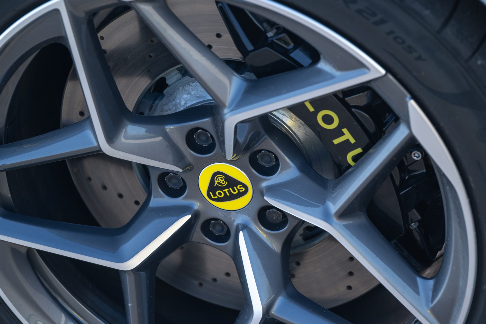 The Emeya's wheel and brake
