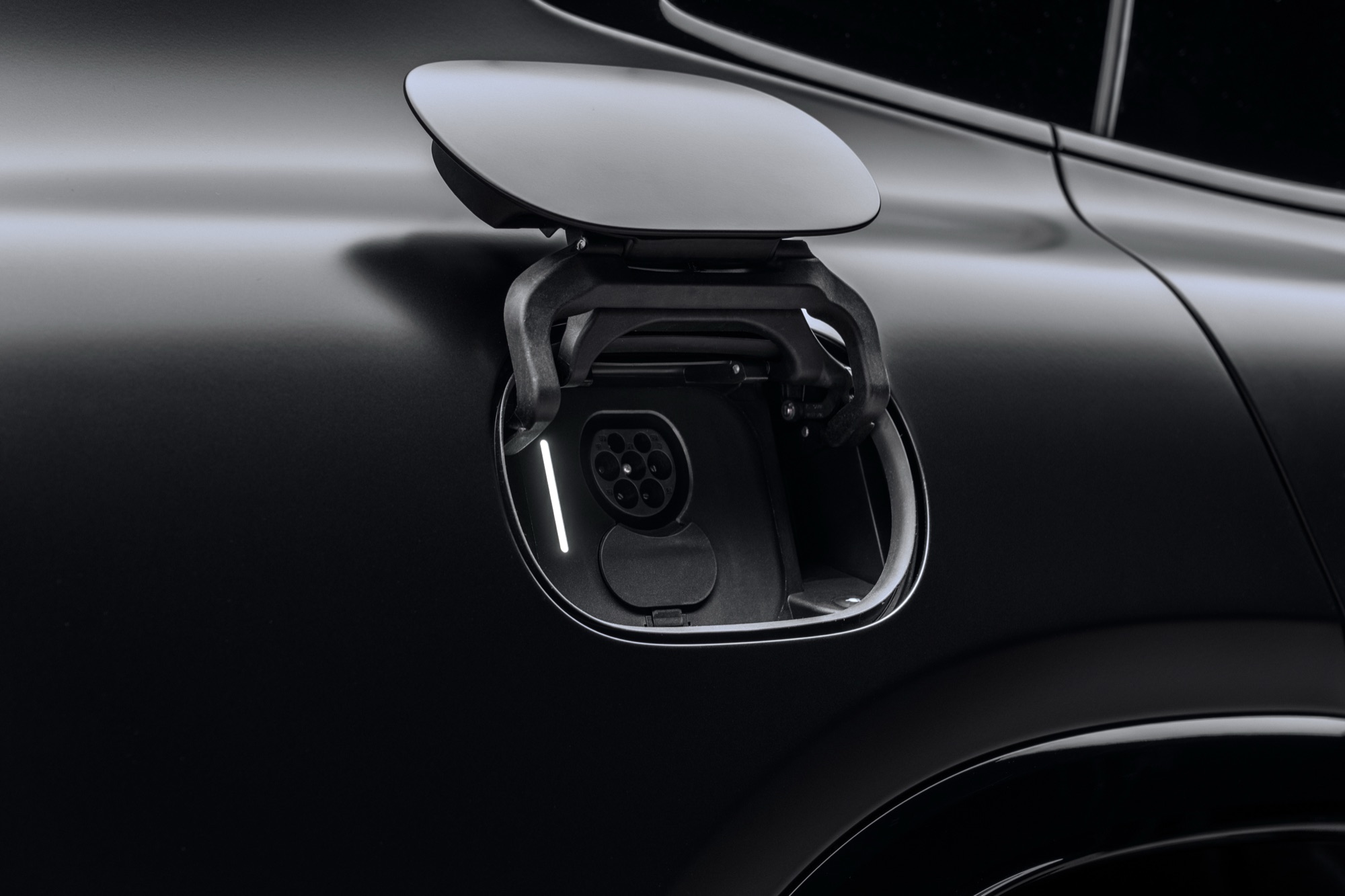 The charging socket, for up to 710 kW