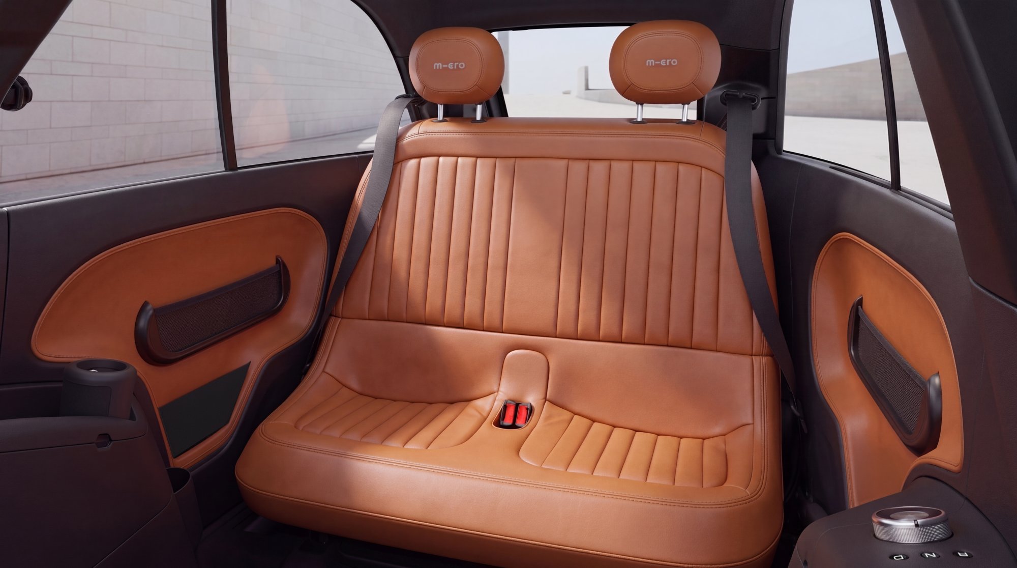 Its ribbed leather bench