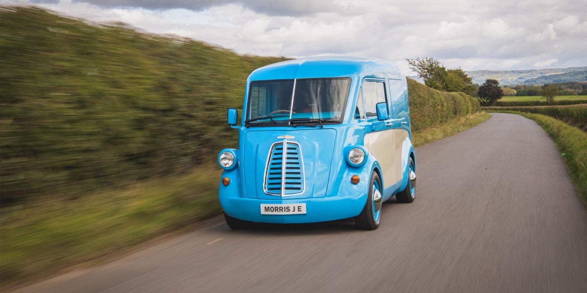 Morris Commercial JE driving