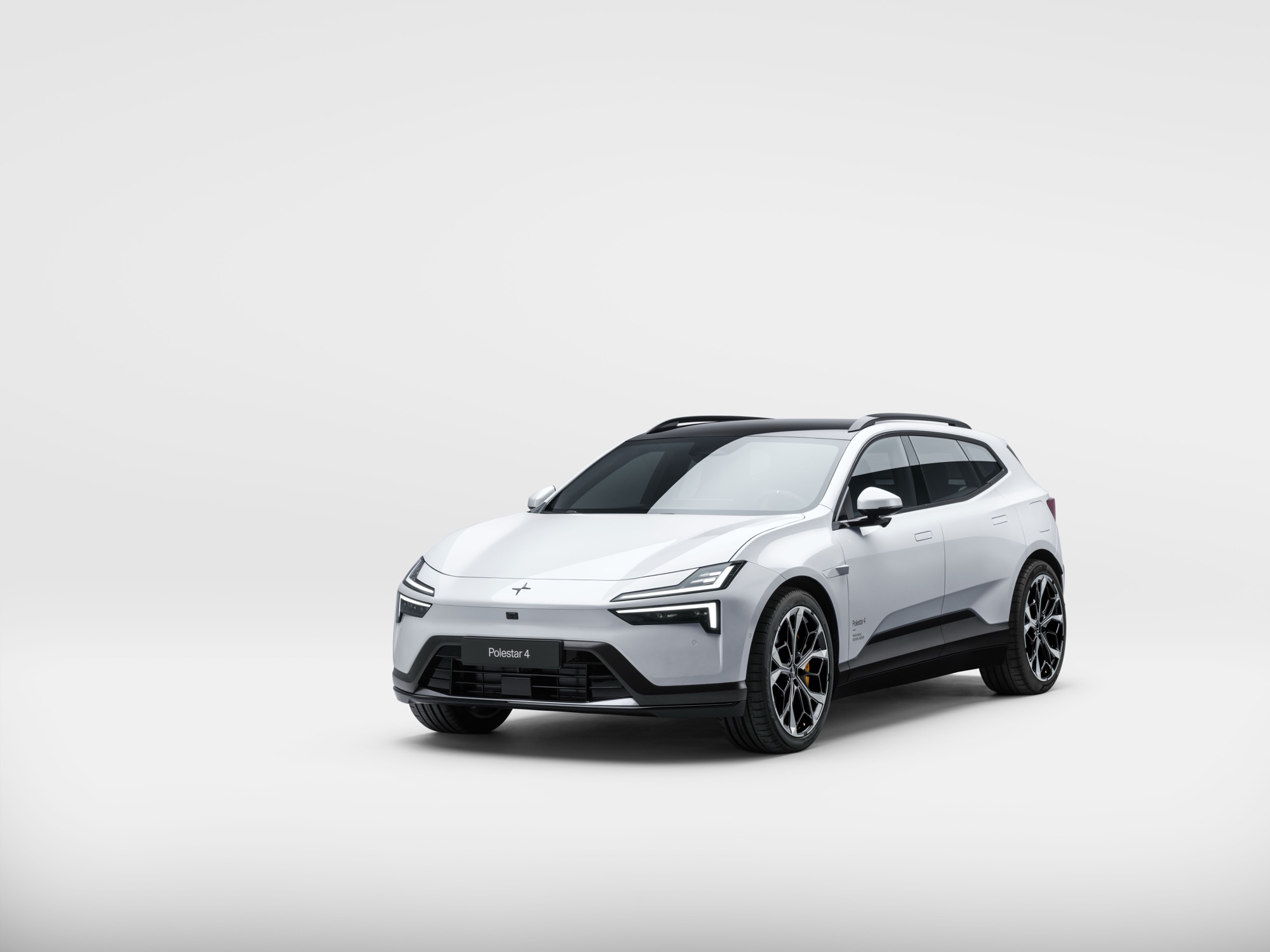 Polestar 4 SUV, front three-quarter