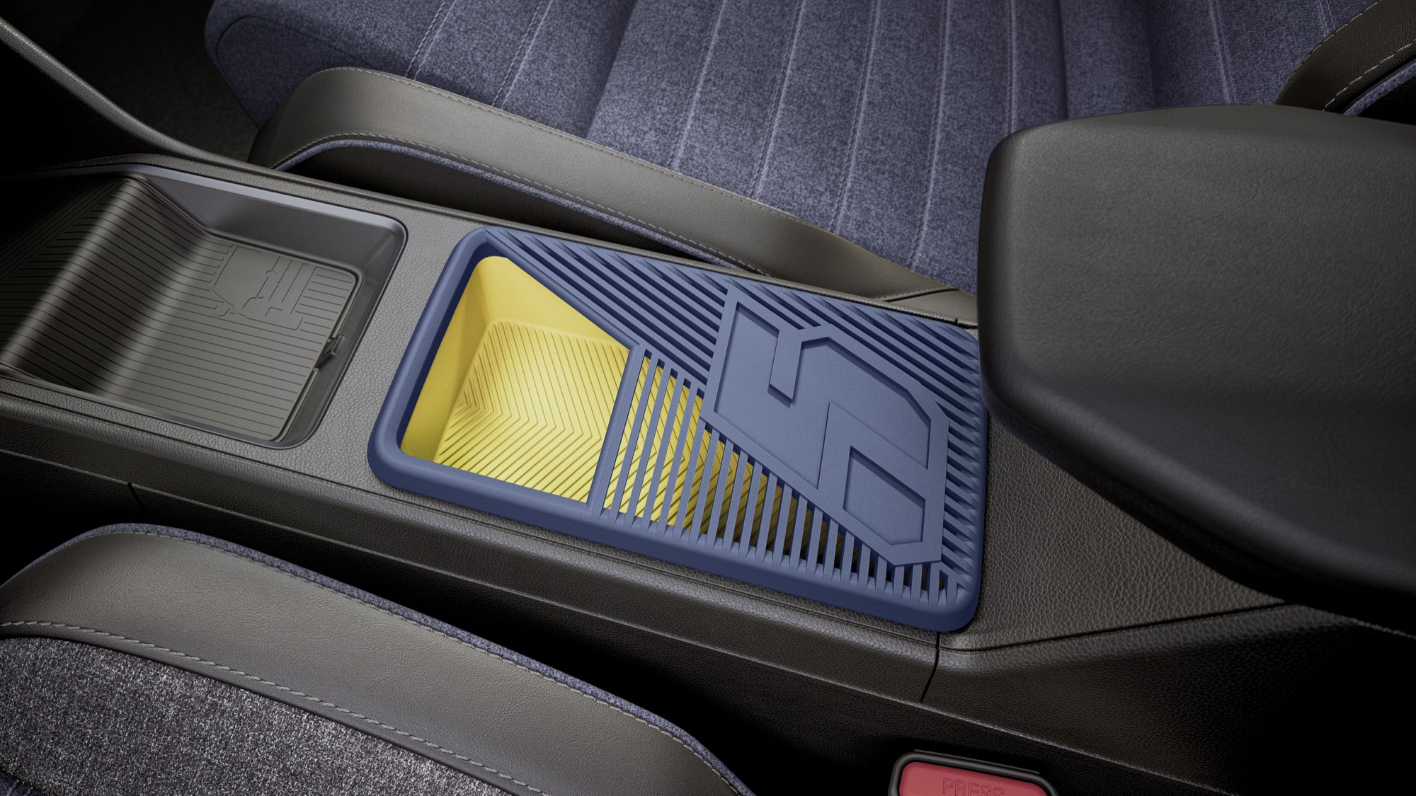 A console tray and a Renault card holder from the personalisation range