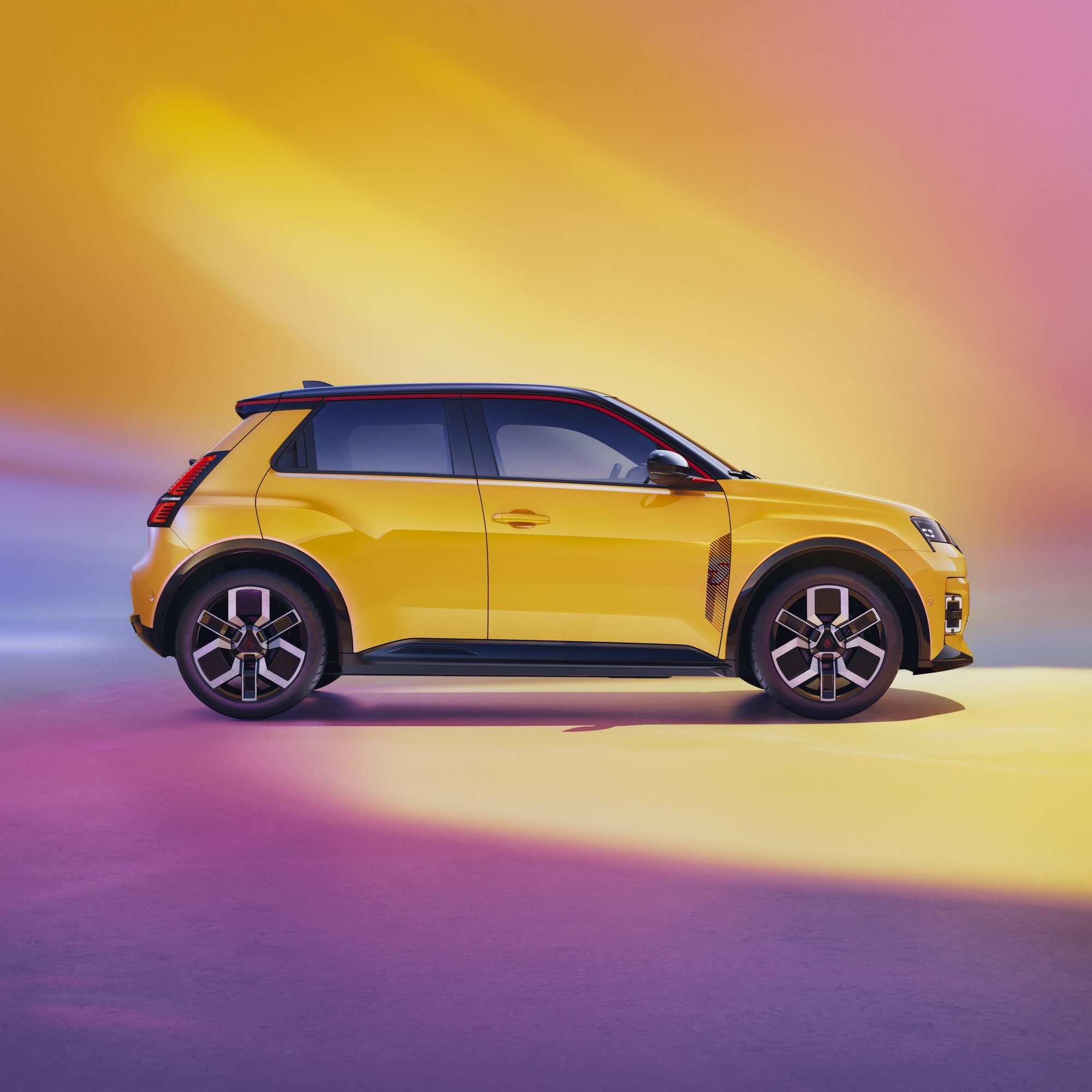 Renault 5 E-Tech electric, from the side