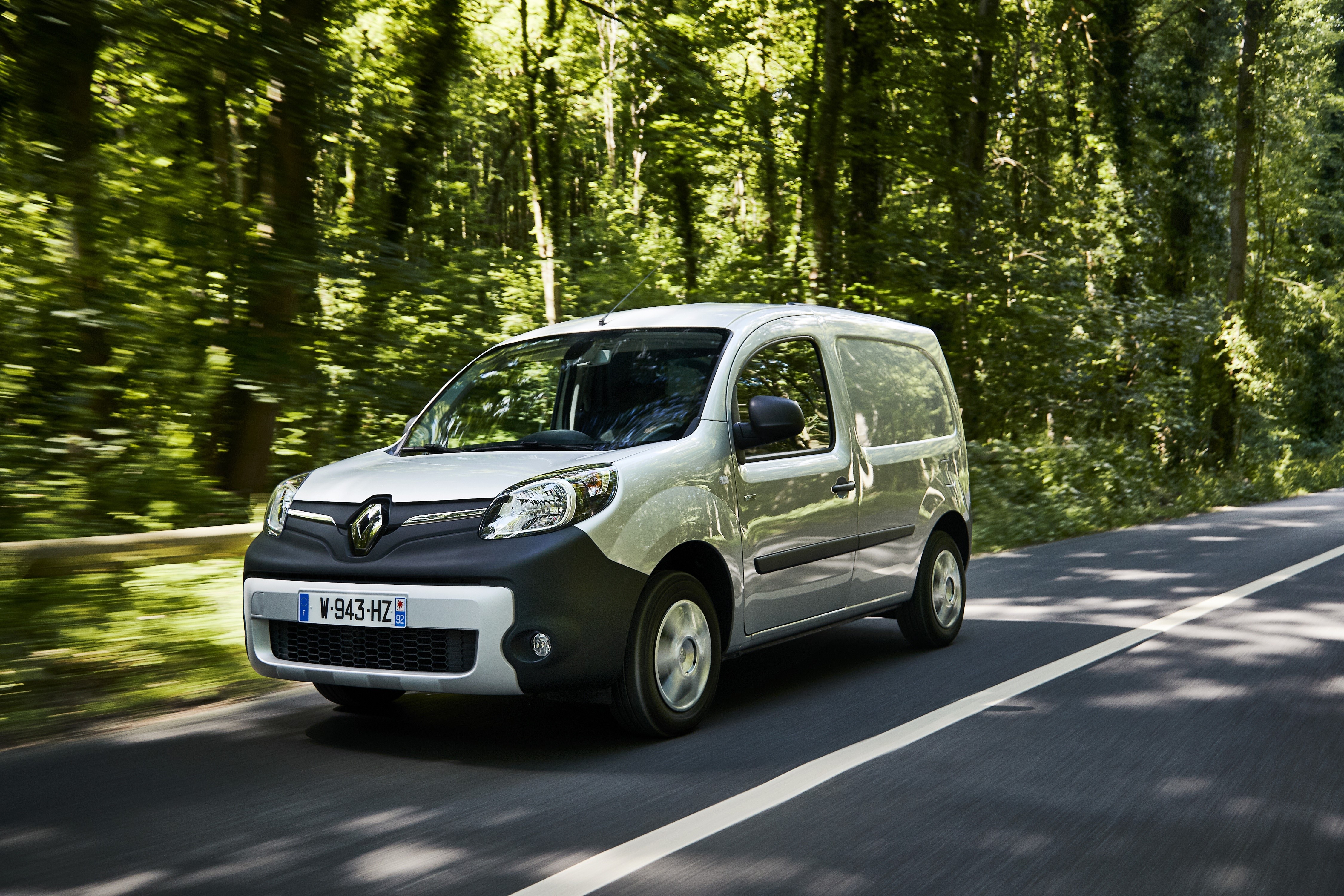 Renault KANGOO Z.E. driving