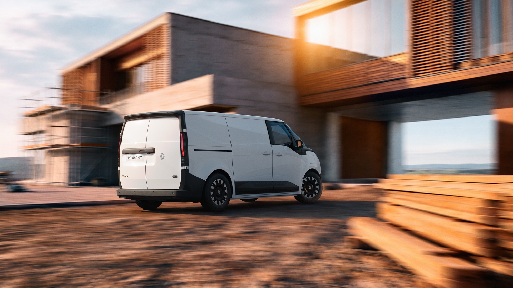 Trafic Van E-Tech from behind