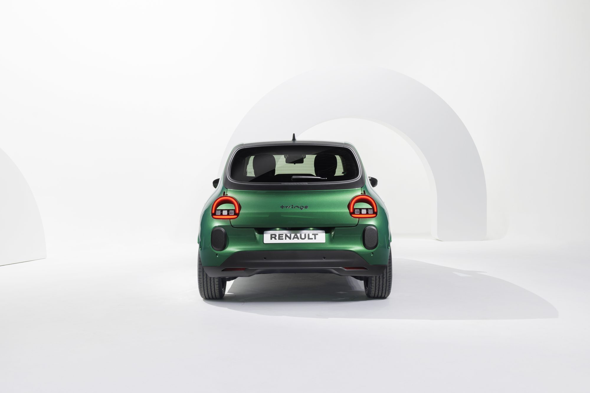 Twingo E-Tech electric, from behind