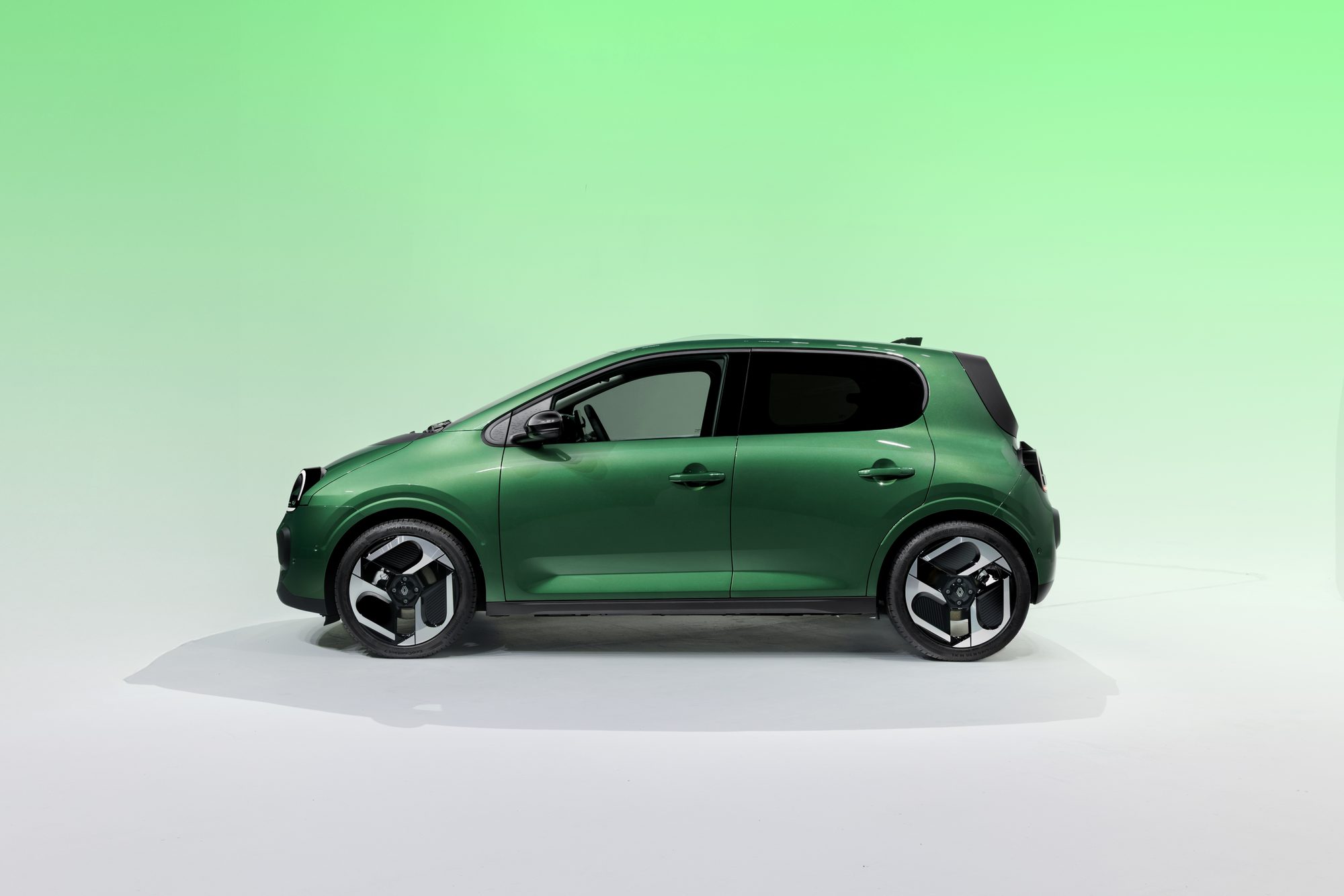 Twingo E-Tech electric, from the side