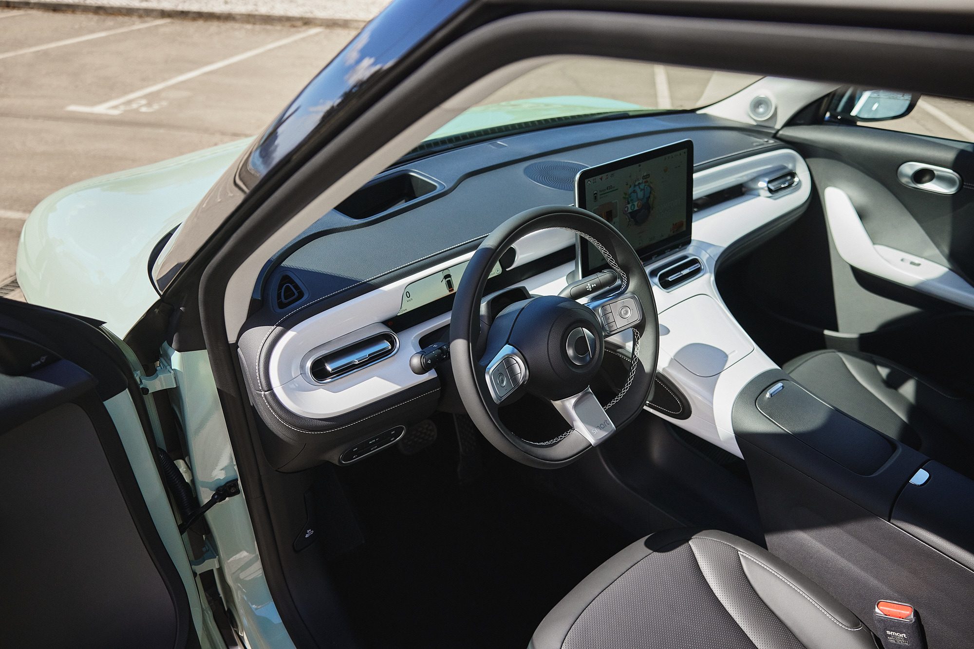 The #1's steering wheel and displays
