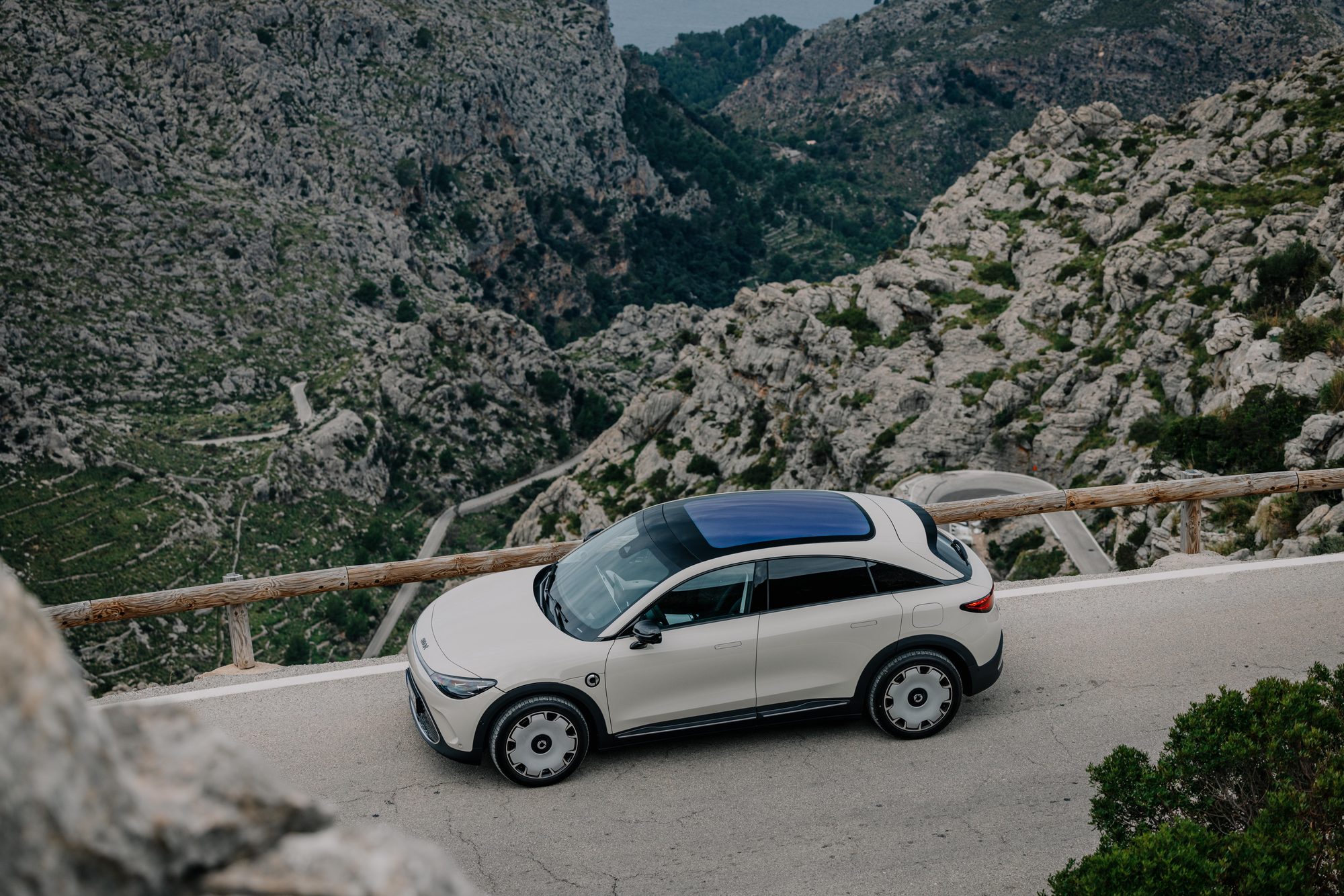 smart #3 parked above the coast