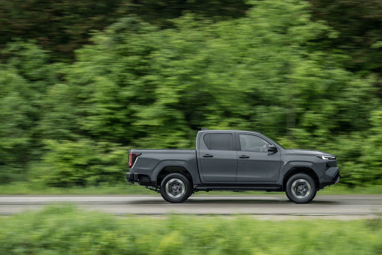Hilux Electric, from the side