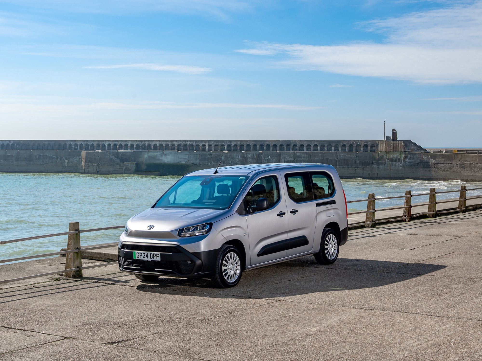 Proace City Verso by the sea