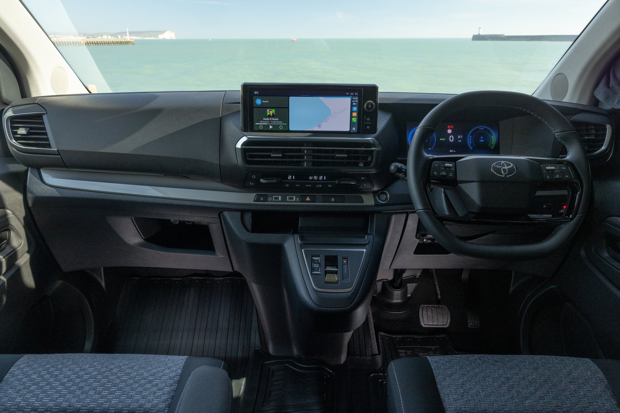 Inside the Proace Verso