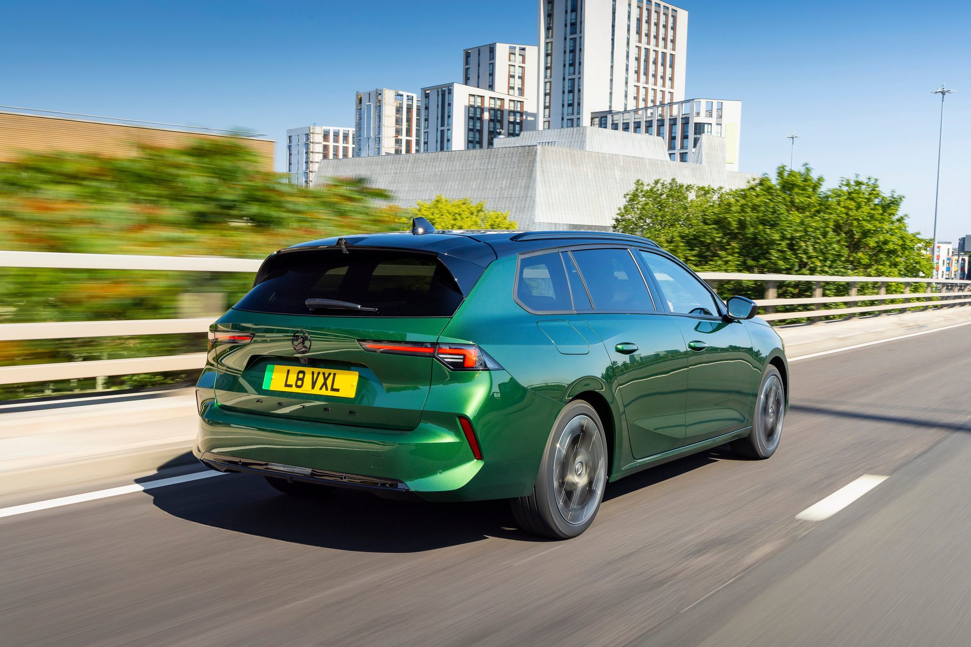Astra Sports Tourer Electric, rear three-quarter