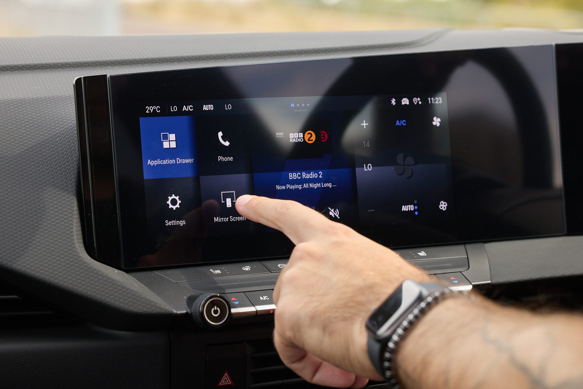The Astra's radio display