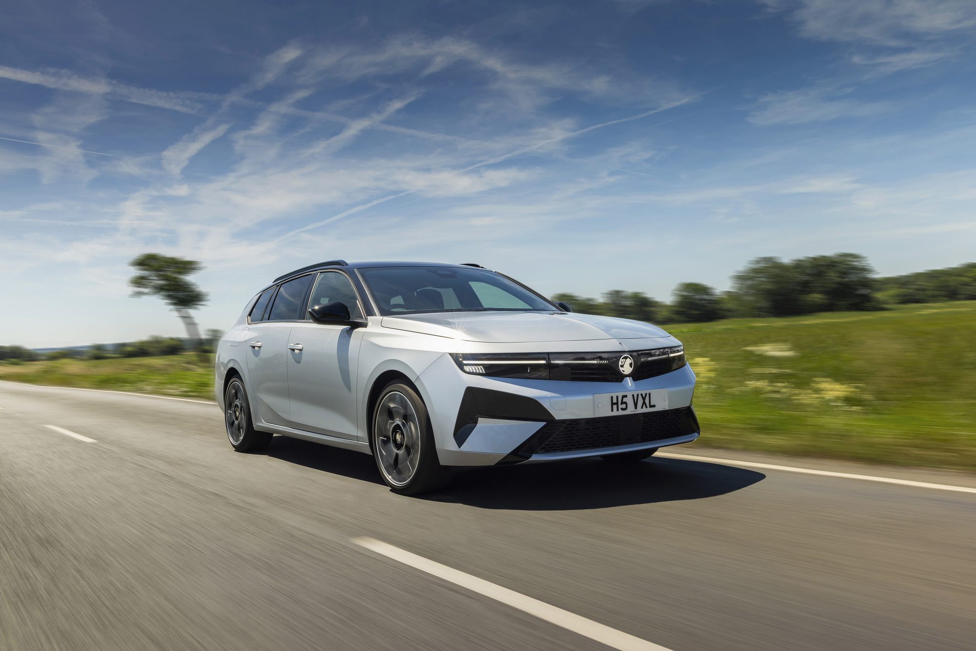 Astra Sports Tourer Electric in Crystal Silver