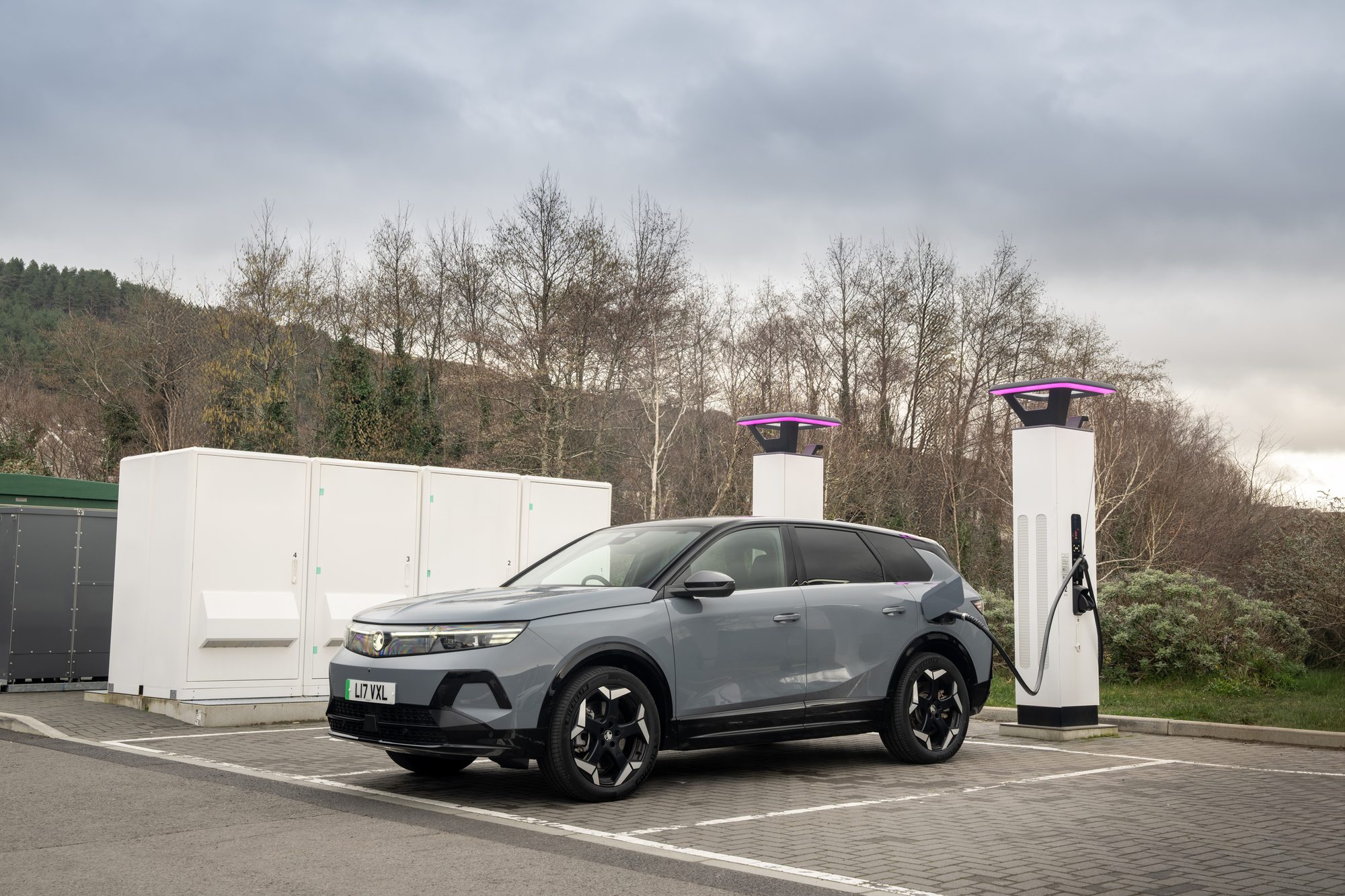 Grandland Electric on a rapid charger