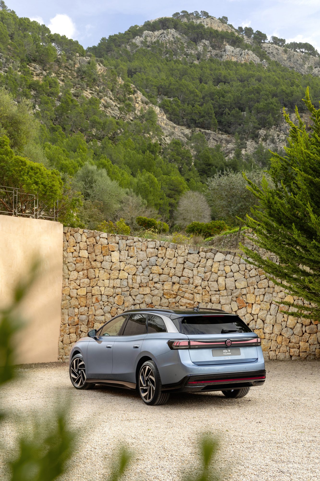 ID.7 Tourer in the hills