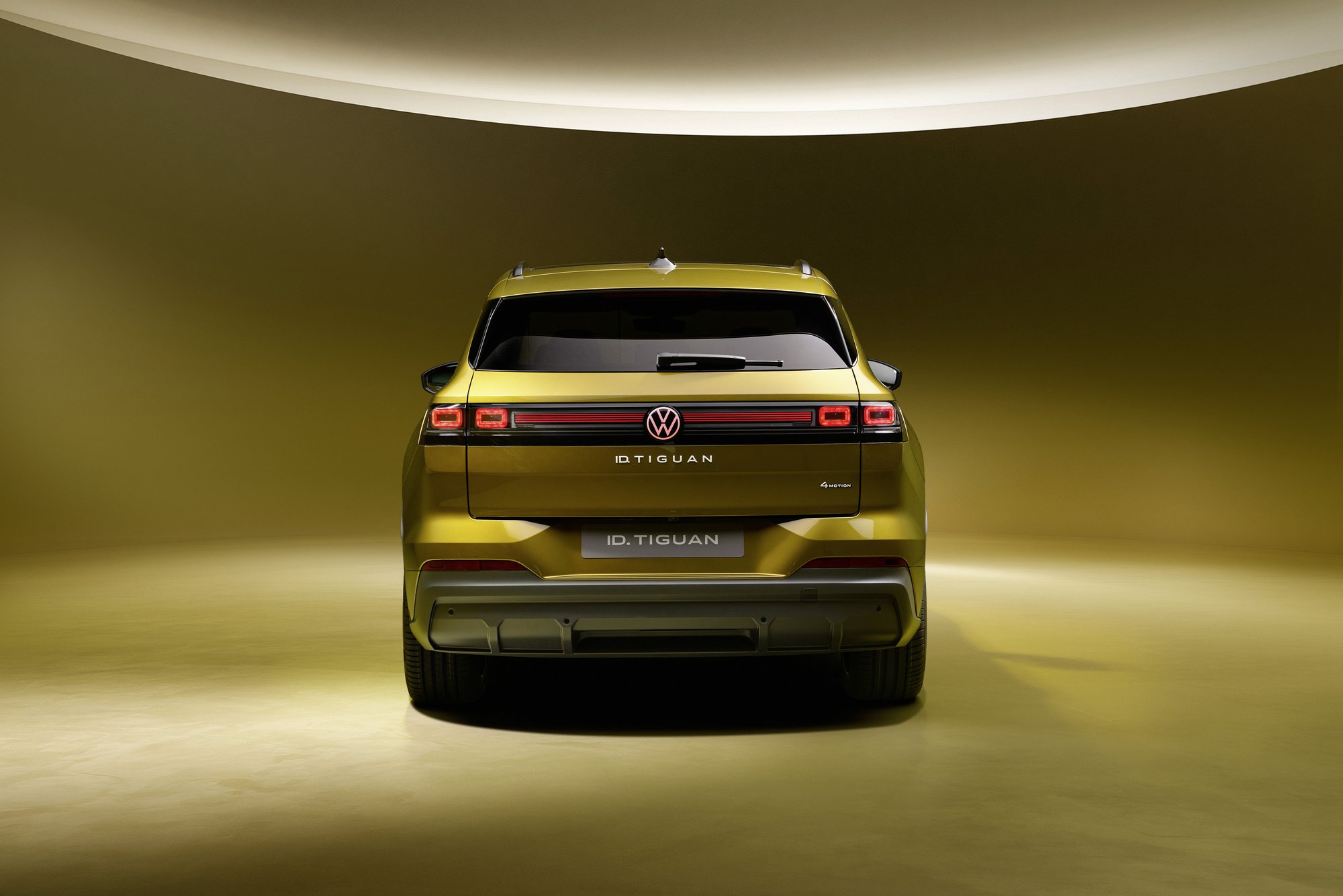IQ.LIGHT tail lights and illuminated badge