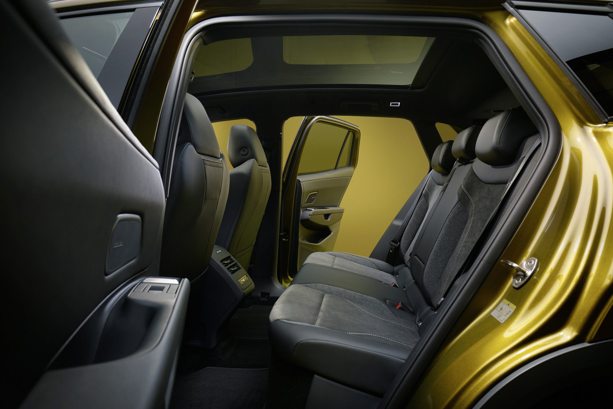 Rear seats